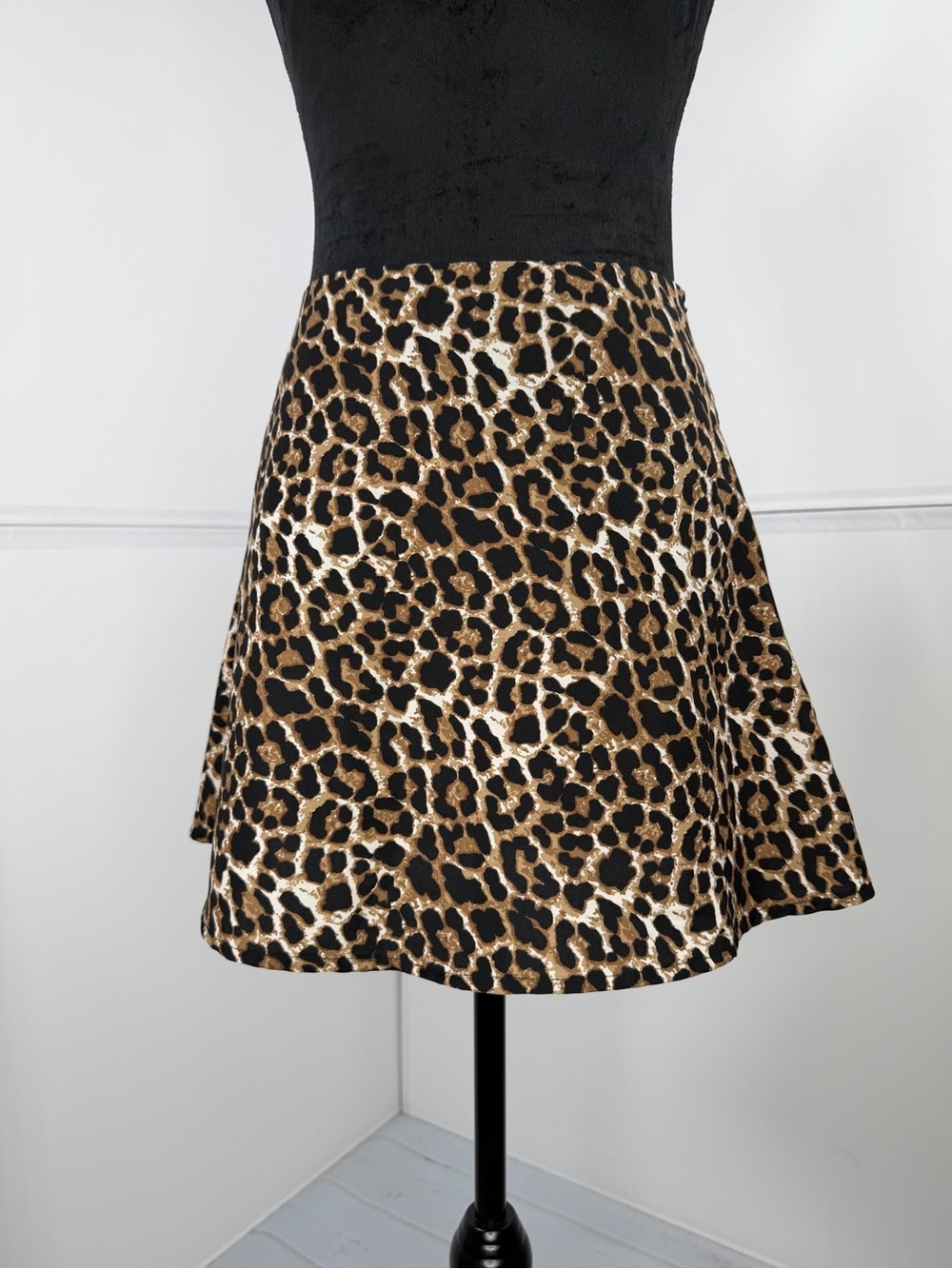 NWT Boohoo Leopard Print Mini Skirt Size 6 Brown A-Line Animal Print